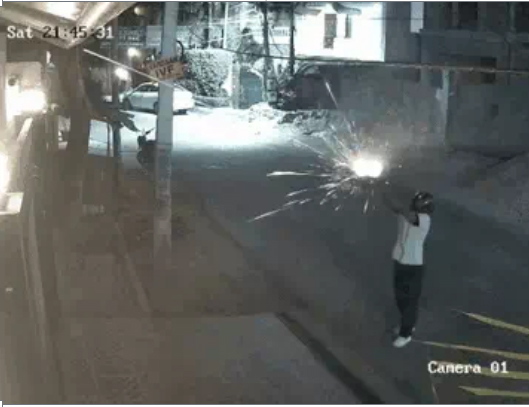 जालंधर के वरदान अस्पताल पर गोलियां चलाता हुआ युवक CCTV कैमरे में दिखा।