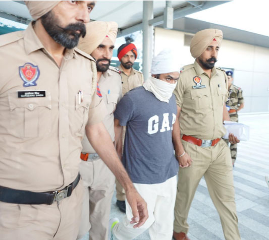 अमृतपाल मेहरों को पंजाब पुलिस गिरफ्तार कर UAE से भारत लाई।