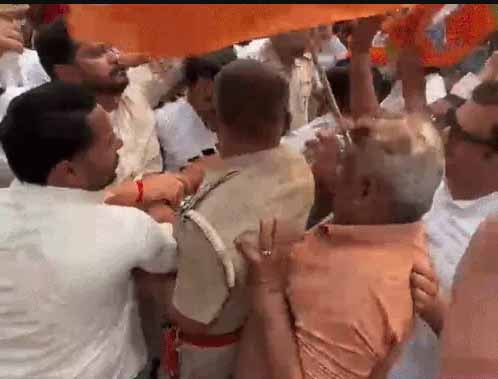 लुधियाना में भाजपा और आप वर्करों में धक्कामुक्की।