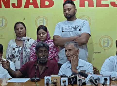 ईसाई समुदाय के लोगों ने की प्रेस वार्ता।