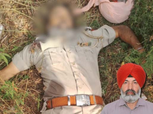 चलती बाइक पर ASI जोगा सिंह को गोलियां मारी गई थी। इनसेट में जोगा सिंह की फाइल फोटो।