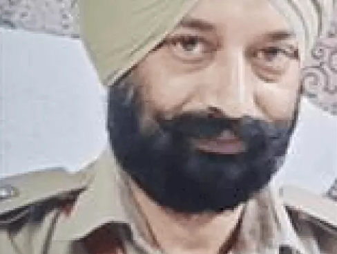 होशियारपुर में नशा तस्करी मामले में सेंट्रल जेल का डिप्टी सुपरिटेंडेंट अरेस्ट।