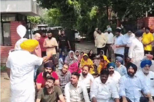 पंजाब सरकार के खिलाफ अकाली दल ने किया प्रदर्शन।