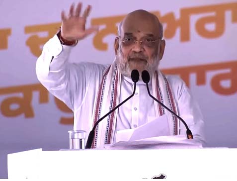 जालंधर में रैली को संबोधित करते गृहमंत्री अमित शाह।
